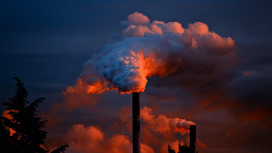 Сжигание каменного угля, производство цемента и выплавка чугуна дают суммарный выброс пыли в атмосферу, равный 170 миллионам тонн в год.
