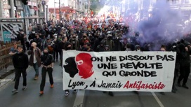 Первомай шагает по Европе: митинги, протесты, стычки с полицией