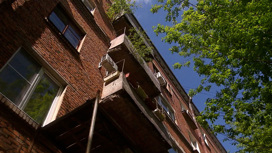 Аварийные балконы ждут своего часа 10 лет