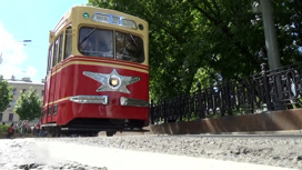 Экземпляры исторических трамваев ржавеют на задворках столицы