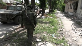 Работа российских саперов в Харькове: как обезвреживают кассетные снаряды