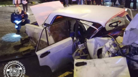 Два автомобиля столкнулись в центре Томска, пострадавшего из "Жигулей" увезла реанимация