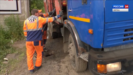 В Кирове очищают от грязи и мусора ливневую канализацию