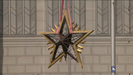 На ВДНХ демонтировали звезду со шпиля павильона "Зерно"