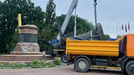 Киевские власти снесли монумент к 300-летию воссоединения Украины и России