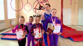 Архангельские акробатки успешно выступили на соревнованиях в Санкт-Петербурге