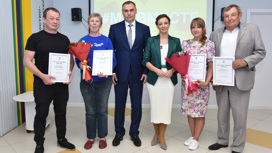 В Йошкар-Оле активисты сбора гуманитарной помощи для жителей Донбасса получили награды от Анны Кузнецовой