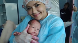 Актриса Ирина Пегова выложила фотографию из роддома с ребенком на руках