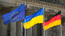 В Берлине отменен запрет на украинские флаги 9 мая