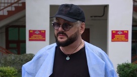 Филипп Киркоров навестил раненых на Украине солдат