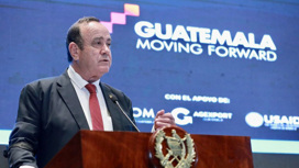 Президент Гватемалы пережил покушение