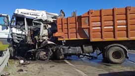 Три грузовика повреждены, один человек погиб в аварии на ЕКАД