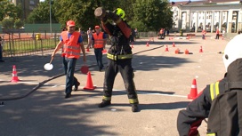 В Калининграде пожарные МЧС приняли участие в соревнованиях подразделений по пожарно-спасательному кроссфиту