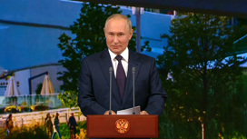 Путин поздравил Москву, упомянул Донецк и Луганск