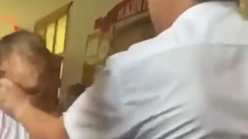 Учитель схватил школьника за горло в Краснодаре