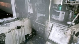 Неосторожное обращение с огнем стало причиной пожара в четырехэтажке в Новодвинске