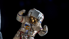 Космонавты вышли с МКС в космос для монтажа радиаторов на "Науке"