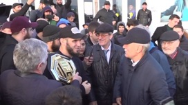 Чемпиона UFC Махачева встретили в Махачкале овациями