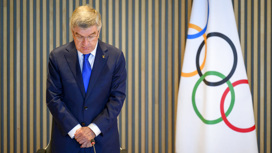 Президент МОК высказался за сохранение санкций в отношении российских спортсменов