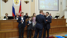"Дети-герои": в Волгограде медалями "За проявленное мужество" наградили пятерых подростков