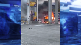 Автомобиль Mazda сгорел на АЗС в Новосибирске