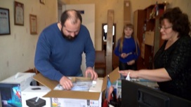 Архангельские врачи передали технику и спортивный инвентарь в одну из школ ДНР