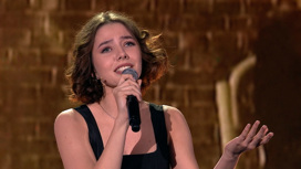 Дочь Юлии Началовой по случаю своего 16-летия спела мамину песню