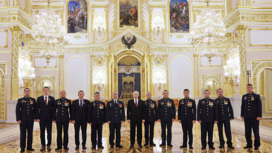 Президент России и Герои России пообщались после церемонии вручения наград
