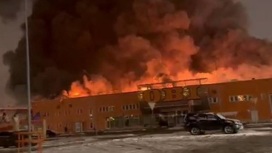 Момент обрушения крыши в гипермаркете OBI попал на видео