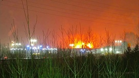 Пожар площадью 2,5 тыс. "квадратов" охватил нефтезавод в Ангарске