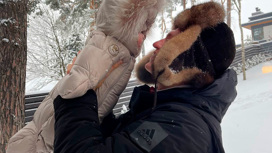 Лыжник Большунов показал фото с дочерью