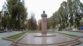 На снос памятника Брежневу на Украине денег не нашлось