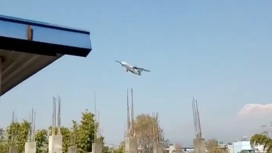 Момент падения самолета в Непале попал на видео
