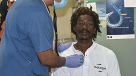 Колумбийские моряки спасли мужчину, которого унесло в море