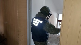 Жилые дома пострадали в результате обстрела националистов в Стаханове