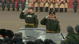 В Волгограде начался парад в честь 80-летия победы в Сталинградской битве