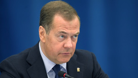 Дмитрий Медведев прибыл в Ханой