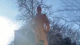 Киевские власти дали приказ снести памятник Чкалову