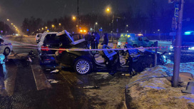 Дептранс показал кадры жесткой аварии двух иномарок в Москве