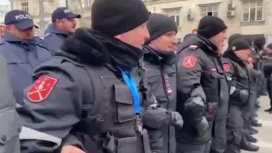 В Кишиневе полиция заблокировала колонну сторонников оппозиции