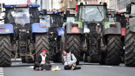 Протестующие аграрии пригнали в Брюссель почти три тысячи тракторов