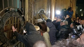 Полиция в Тбилиси проводит массовые задержания протестующих