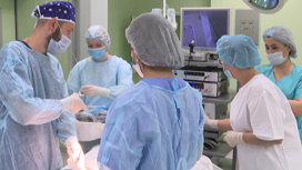 Ведущий гинеколог страны провел уникальный мастер-класс по удалению миомы матки в Чите