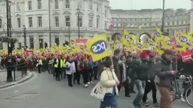 В Великобритании прошел общенациональный марш протеста