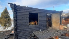 Оставленная в дровянике зола стала причиной пожара в Удмуртии