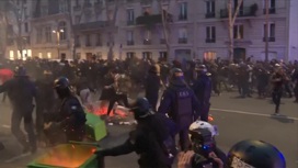 Во Франции не утихают стихийные протесты против пенсионной реформы