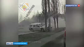 Момент ДТП на улице Старосипайловской в Уфе с участием трех машин попал на видео