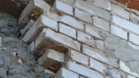 В доме №10 Ковровского военного городка сыпятся стены