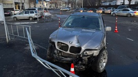 Пьяный тюменец на BMW X5 протаранил девять машин на парковке