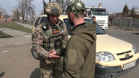 Защитники Донбасса получили в дар бронированные внедорожники